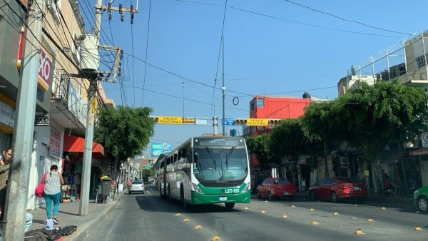 Pasaje de 16 pesos pondría en jaque a familias leonesas