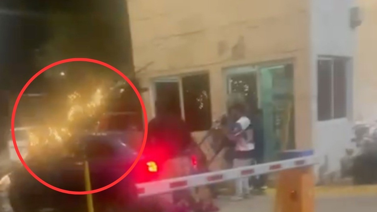 Vecinos acorralan a ladrones en fraccionamiento Esmeralda ¡y para huir tumbaron el portón!