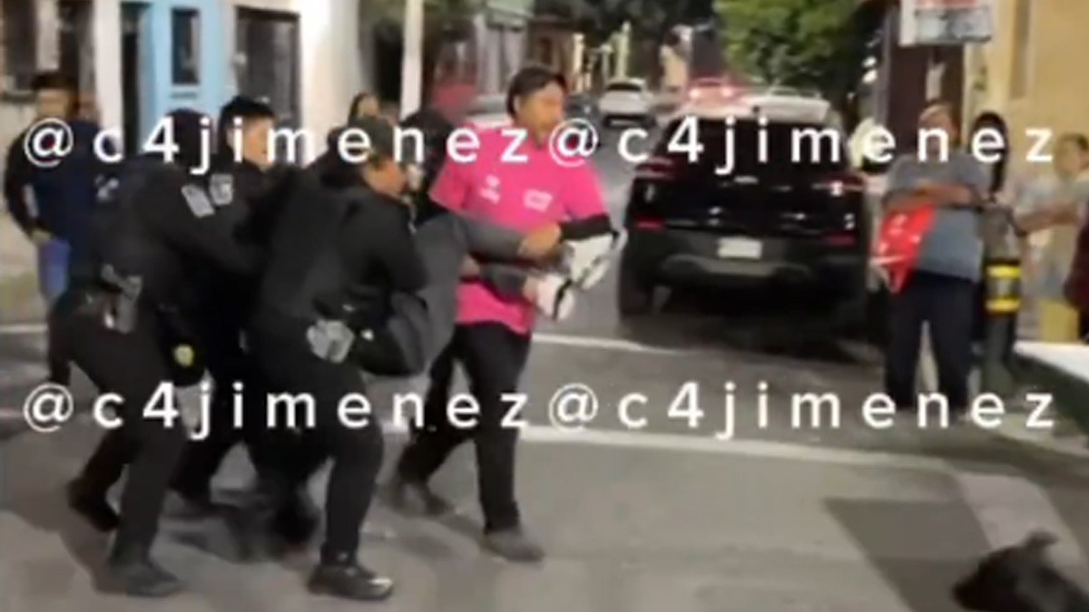 VIDEO Vecinos y policías atrapan a hombre que asaltó a una peregrina y le robó su teléfono