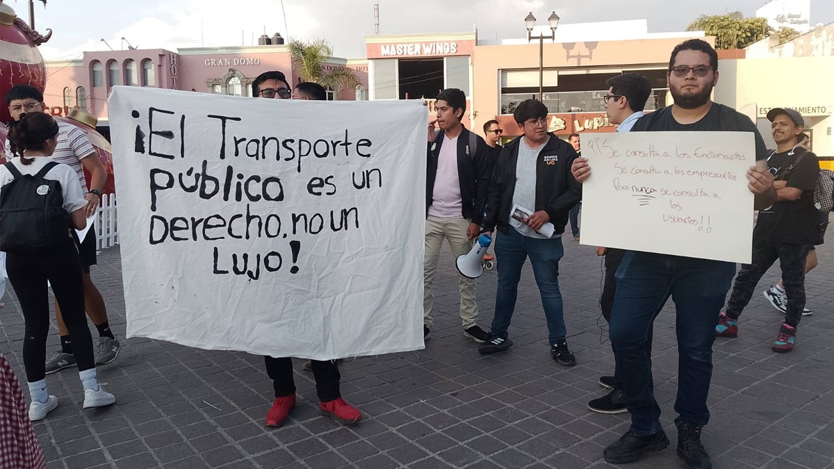 VIDEO ¡Alzan la voz! Leoneses protestan contra el aumento al pasaje del transporte público