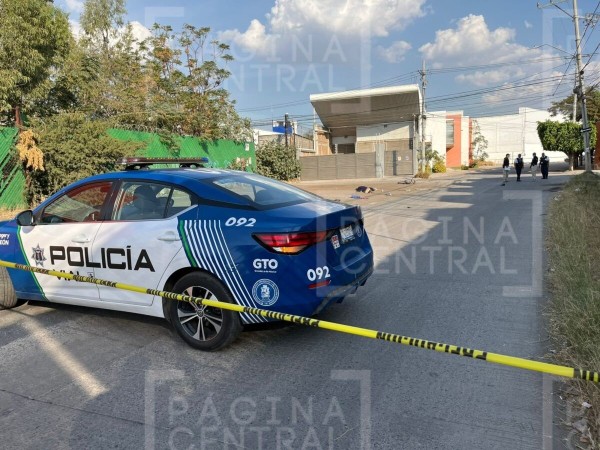 Mujer circulaba en su bicicleta por la colonia El Peluchan cuando la atropellan y la matan