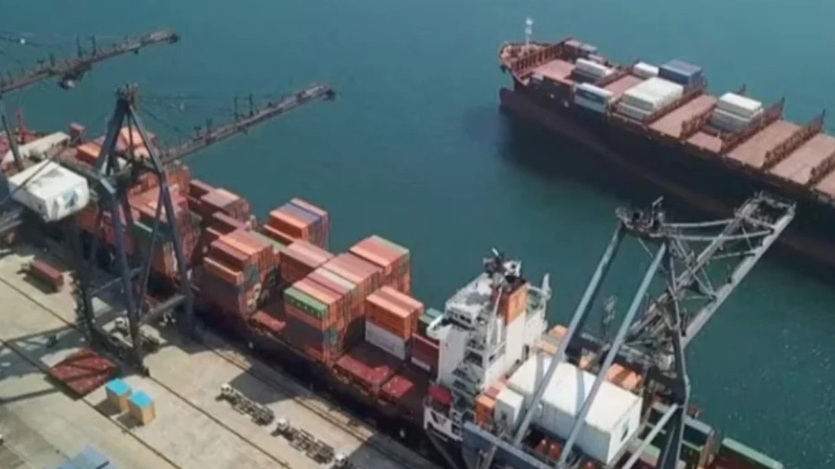 Detectan 40 agentes aduanales irregulares; cancelan 7 