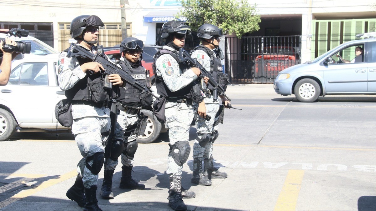 Se queda en prisión por intentar desviar el vuelo 