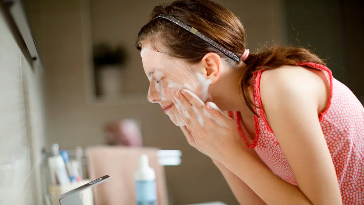 ¿Deberías usar bicarbonato de sodio para lavarte la cara? Esto dicen los especialistas