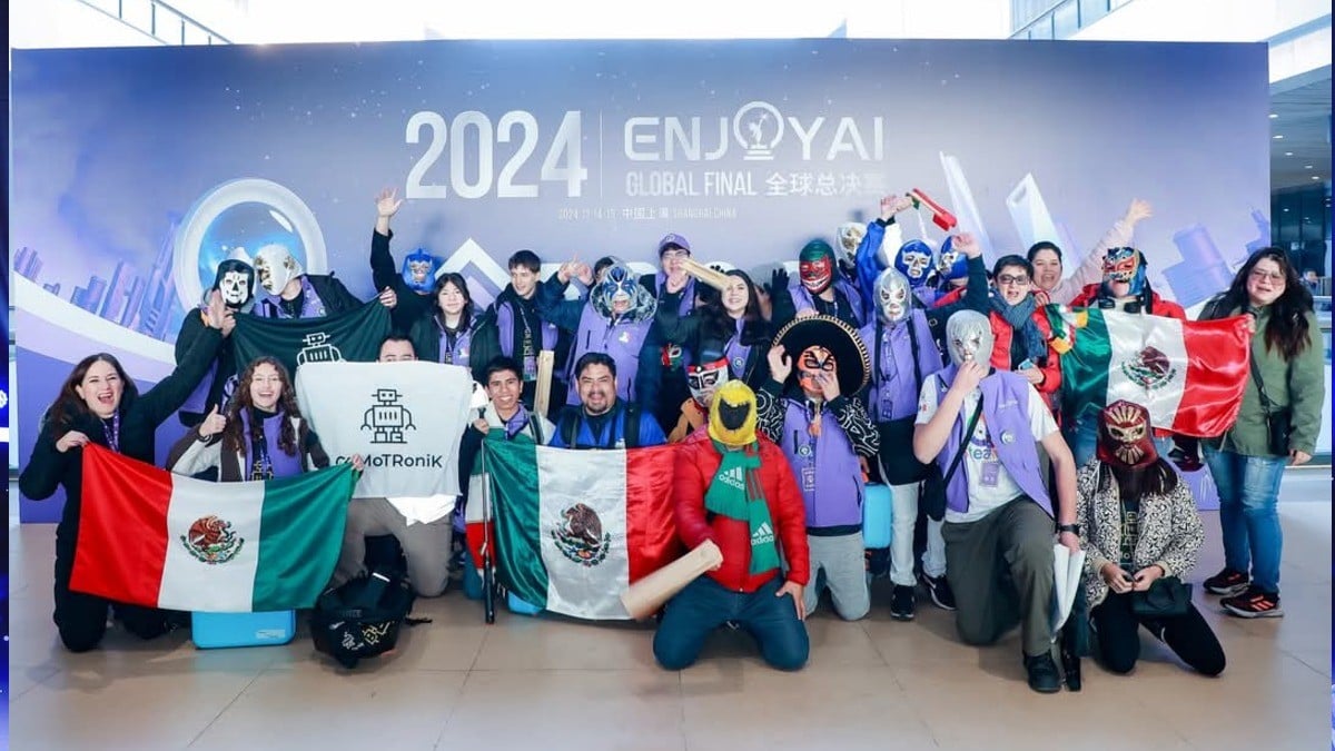 ¡Orgullo leonés! Estudiantes arman la fiesta mexicana en China y triunfan en robótica