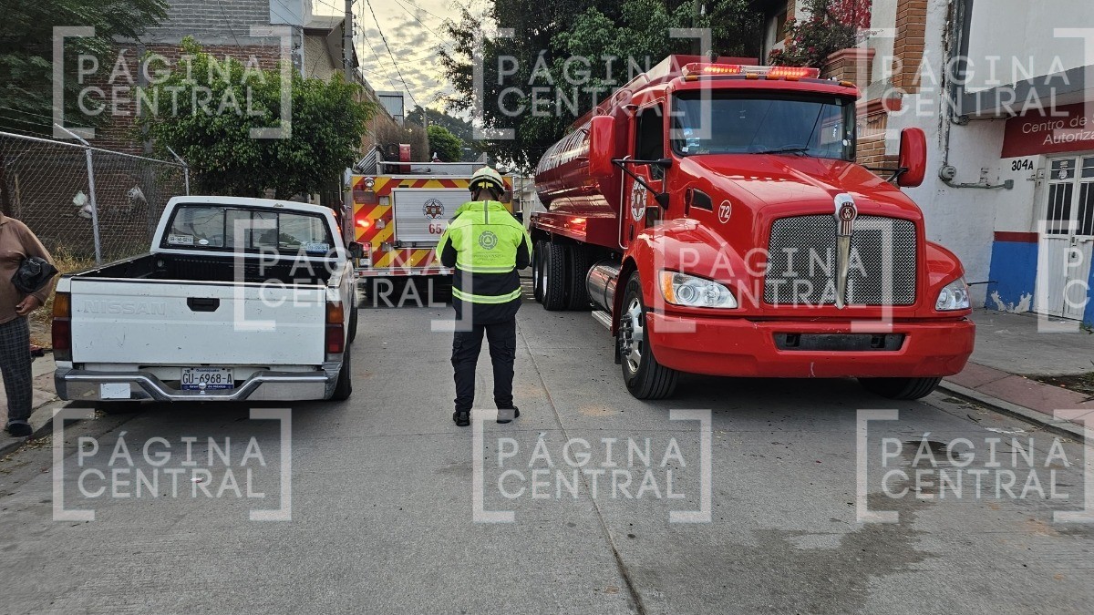“Escuché explosiones” ¡Es la tercera vez! Incendio consume taller en casa de Providencia