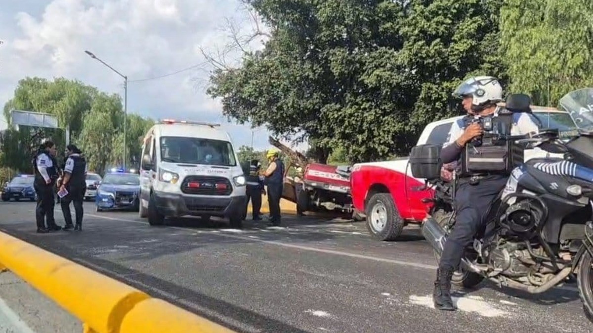 Conductor choca contra árbol en el Malecón y su esposa muere del fuerte impacto