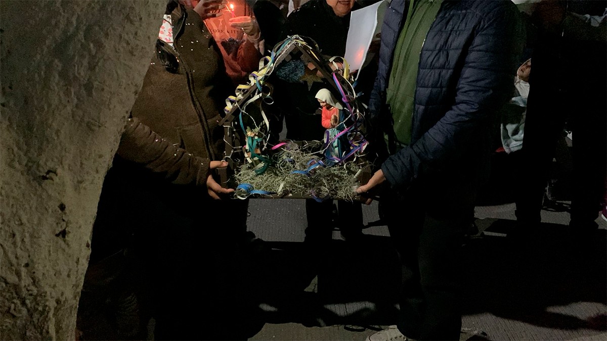 VIDEO Viven posadas 100% tradicionales en Paseos de la Cima