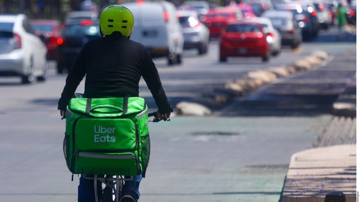 Dan su Navidad a trabajadores de apps: los reconocen en DOF