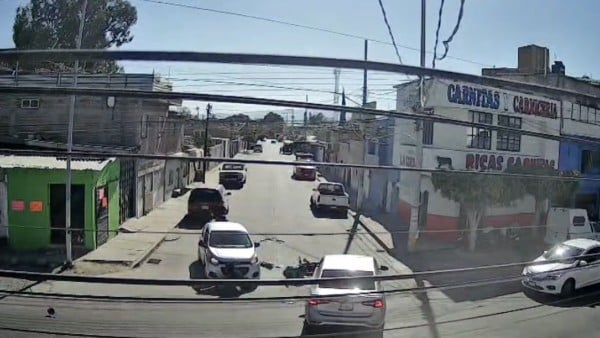 Accidente en la Emiliano Zapata deja a motociclista con lesiones graves