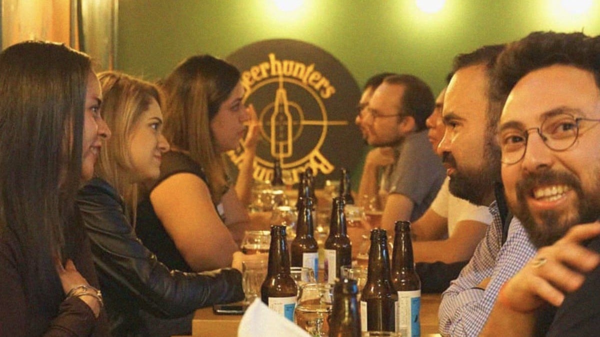 ¿Adiós a las apps de citas? El speed dating gana popularidad entre la generación Z