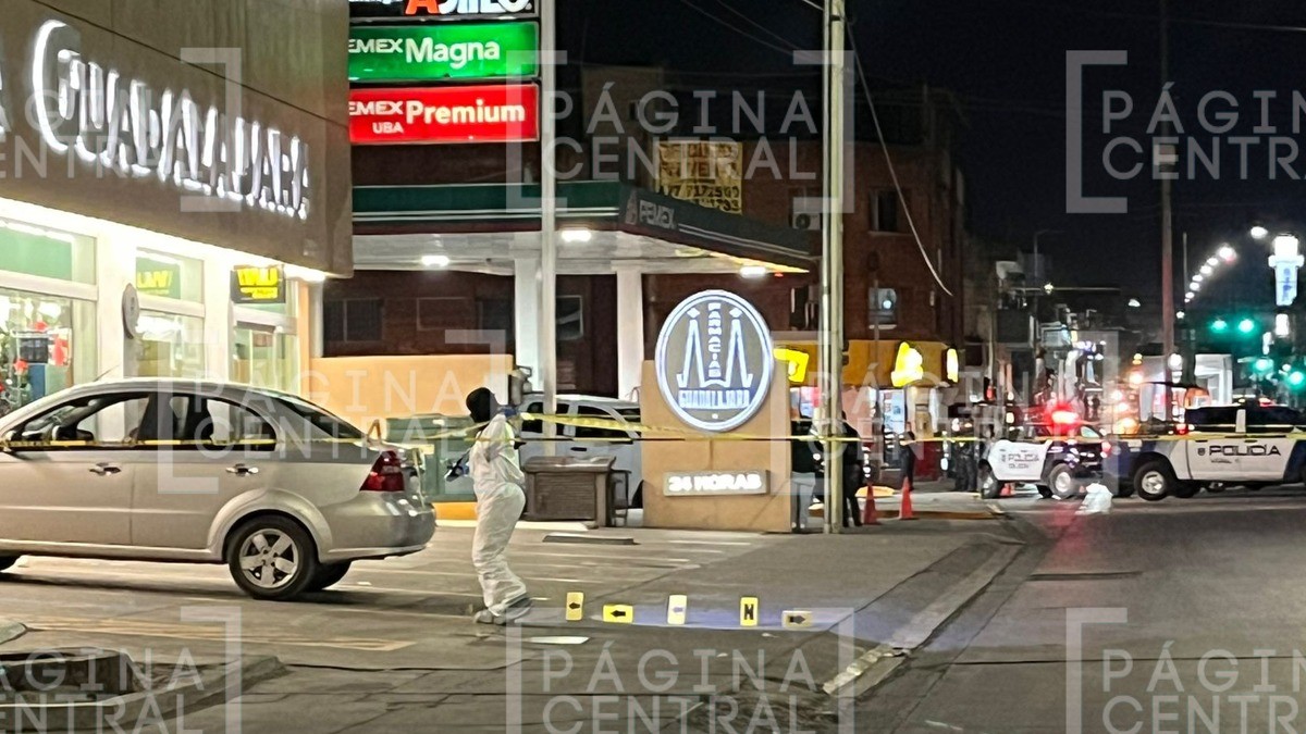 Matan a balazos a hombre en el estacionamiento de una Farmacia Guadalajara