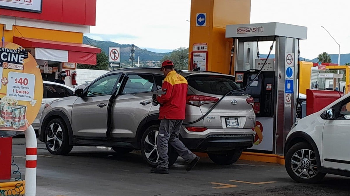 Detecta Sheinbaum precios altos de gasolina; instruye revisión