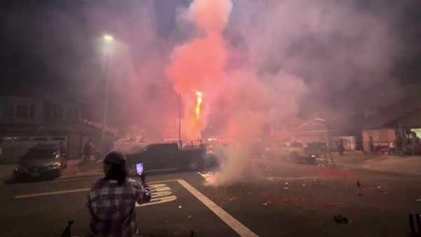 VIDEO ¡Trágico Año Nuevo! Menor hace explotar fuegos artificiales por accidente y mata a dos
