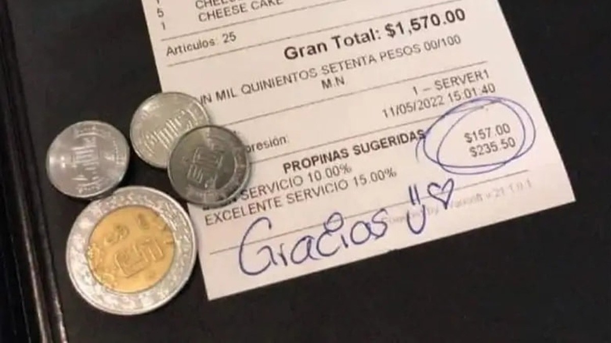 ¿Sabes qué hacer si te quieren obligar a dar propina en un negocio? Profeco responde