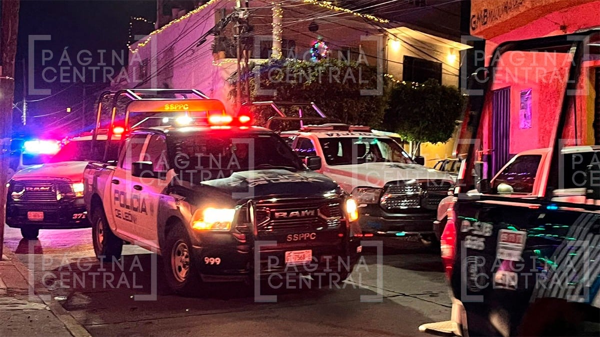Dos personas son baleadas mientras platicaban frente a una casa en la colonia San Antonio