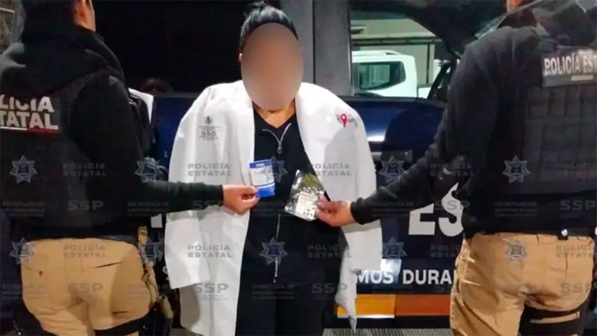 VIDEO Falsa doctora del IMSS es detenida; revelan qué hacía con los pacientes