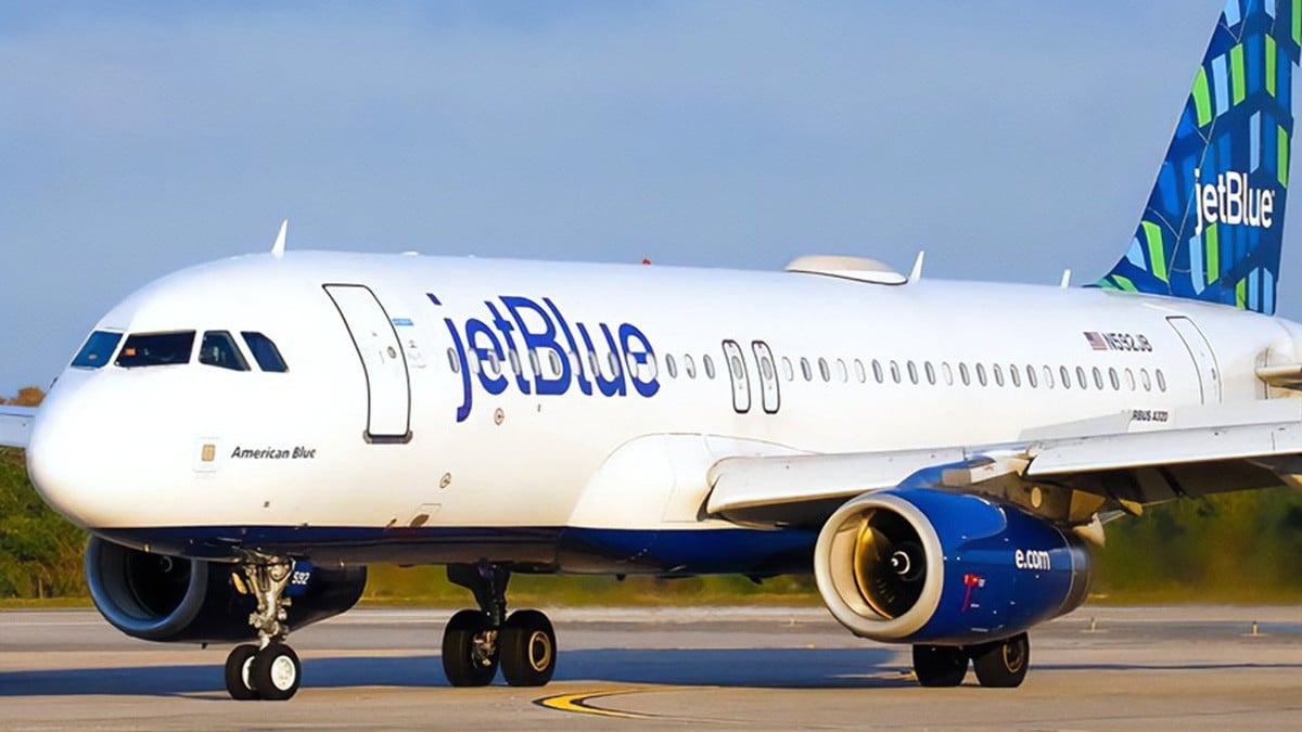 Avión aterriza sin problemas, pero descubren dos cadáveres en el compartimento de las llantas