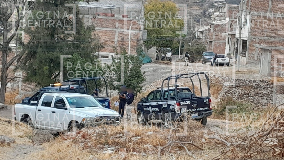 ¡Tremendo susto! Vecinos ven una bolsa de la que salía cabello y Policía encuentra cuerpo