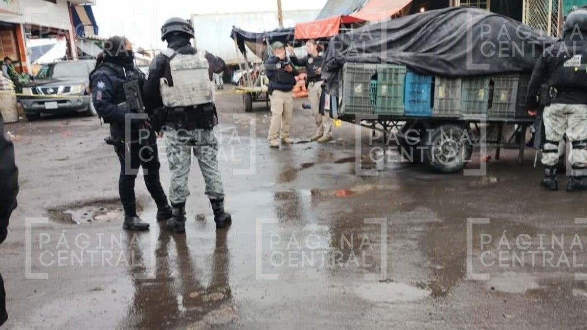 ¡Balazos en Central de Abastos! Apenas empezaban a trabajar cuando mataron a 3 empleados