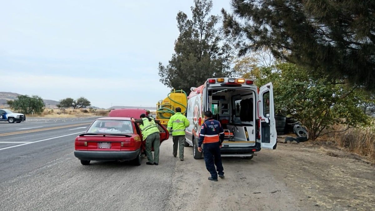 Mujer entra en labor de parto en una carretera de Guanajuato y esto hicieron para ayudarla
