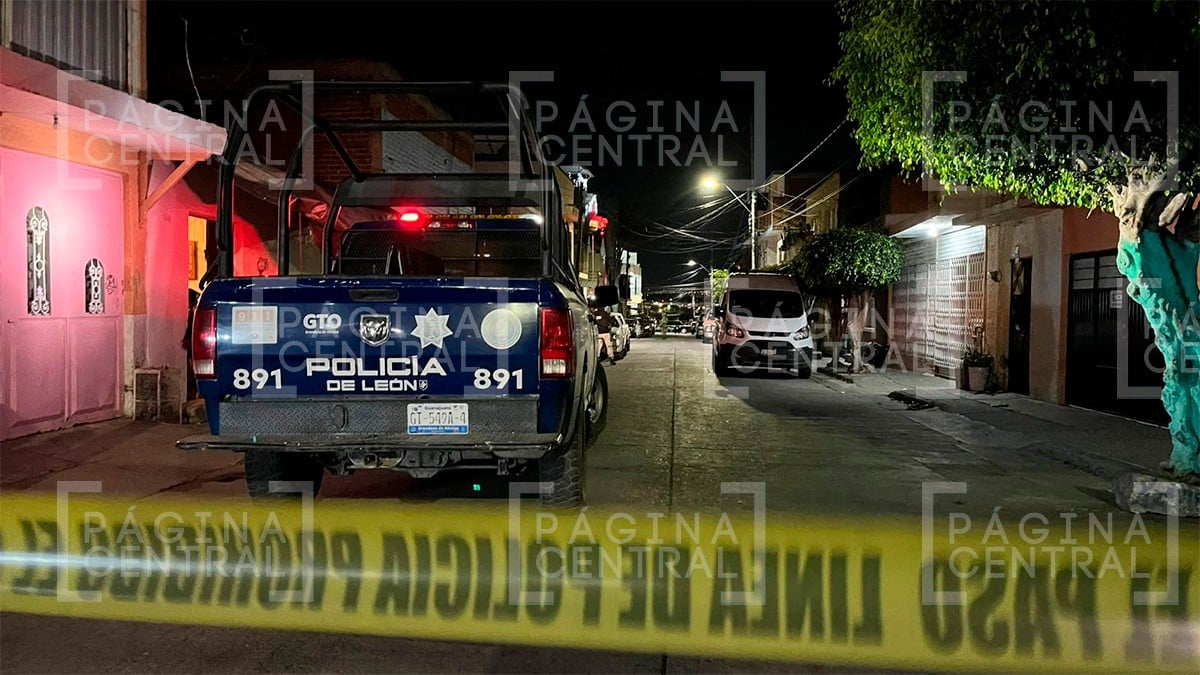 Joven se encontraba afuera de una casa y hombres en motocicleta lo rafaguean