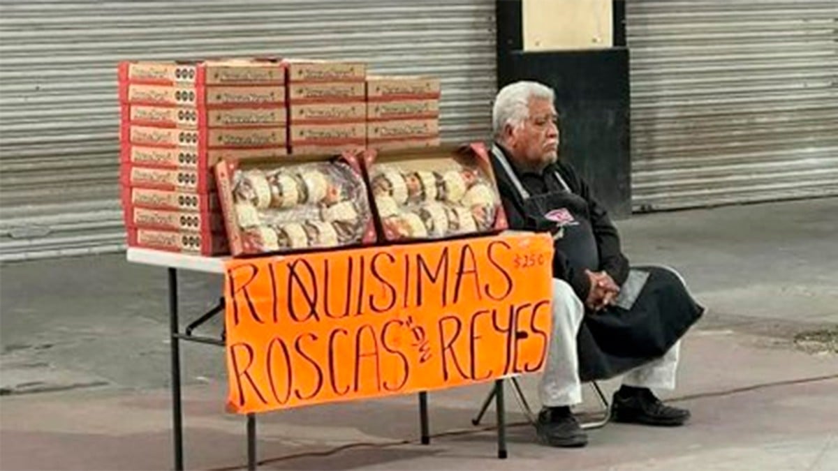 Viralizan foto de abuelito que no vendió sus roscas de reyes y los internautas responden