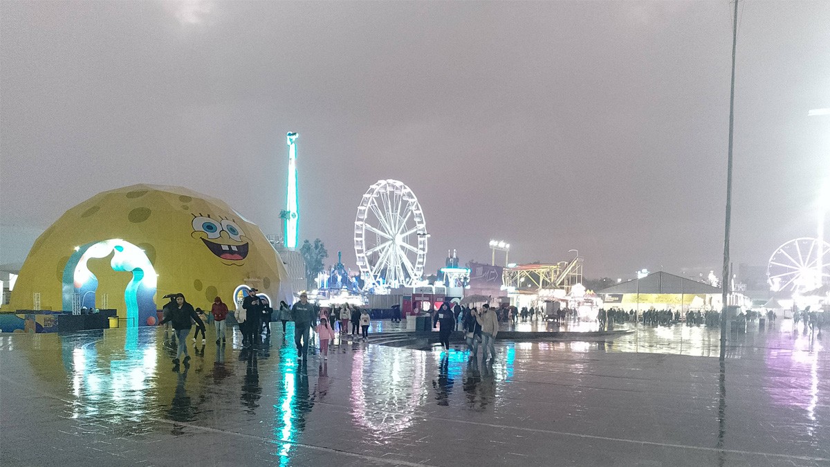 ¡Cayó el aguacero! Lluvia se hace presente en la Feria de León y se cancelan espectáculos