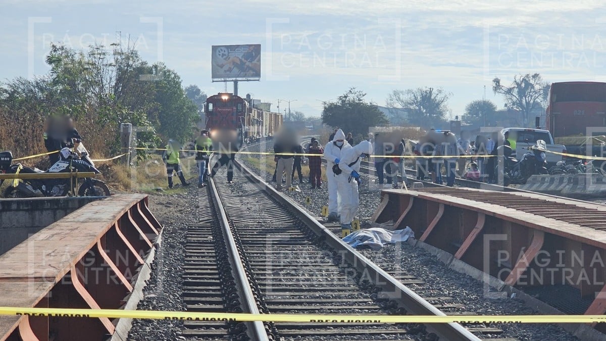 ¡Desgarrador! “Ahí está su hija”, Mujer muere atropellada por el tren en Hermanos Aldama