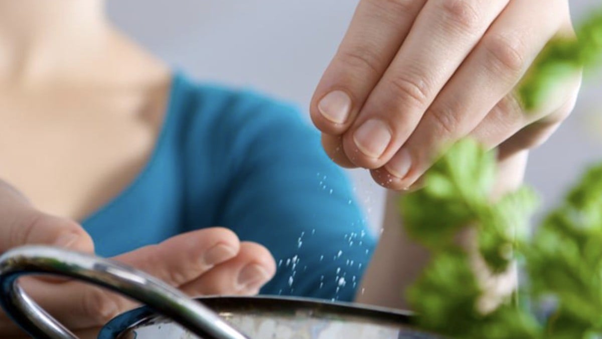 ¿Salaste la comida? Sigue estos sencillos consejos para quitar lo salado a tus platillos