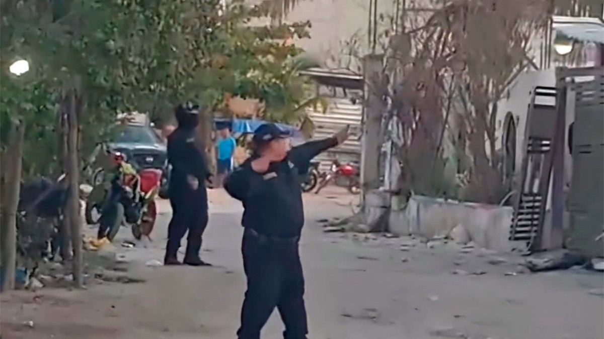 VIDEO ¡A punta de resorterazos! Policías detienen a presuntos ladrones