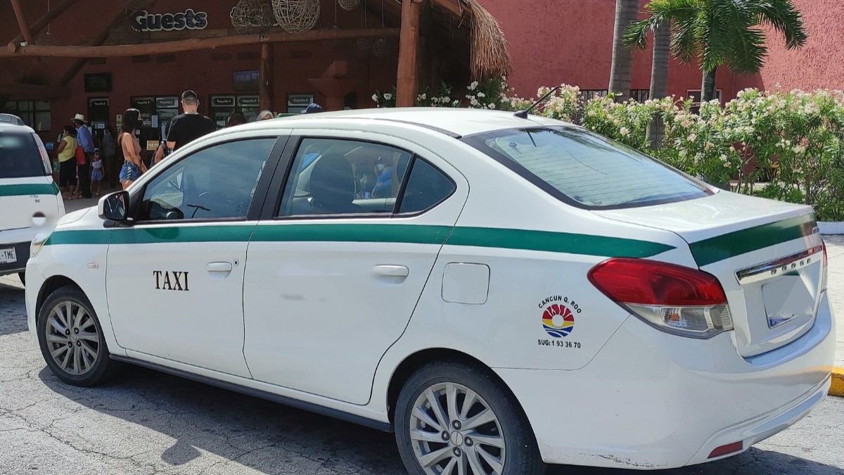 VIDEO ¡Abusivos! Influencer denuncia cobro excesivo de taxista en Cancún, ¿cuánto pagó?