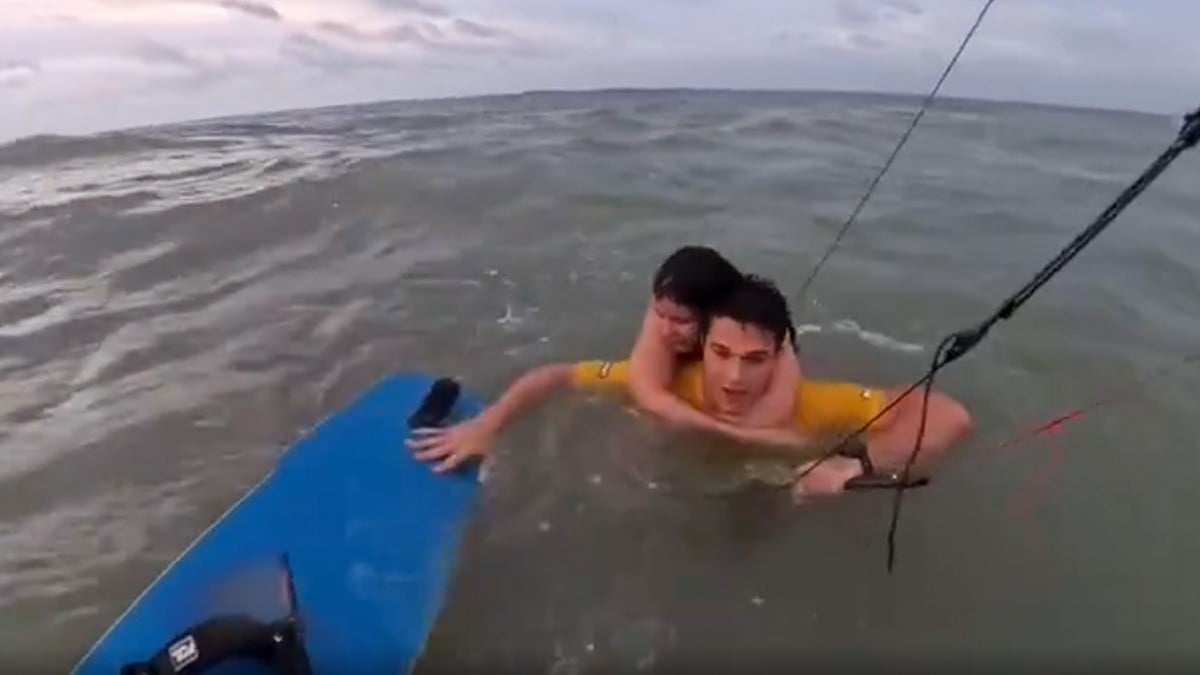 VIDEO Surfista rescata a una mujer que se ahogaba en el mar y lo grabó todo