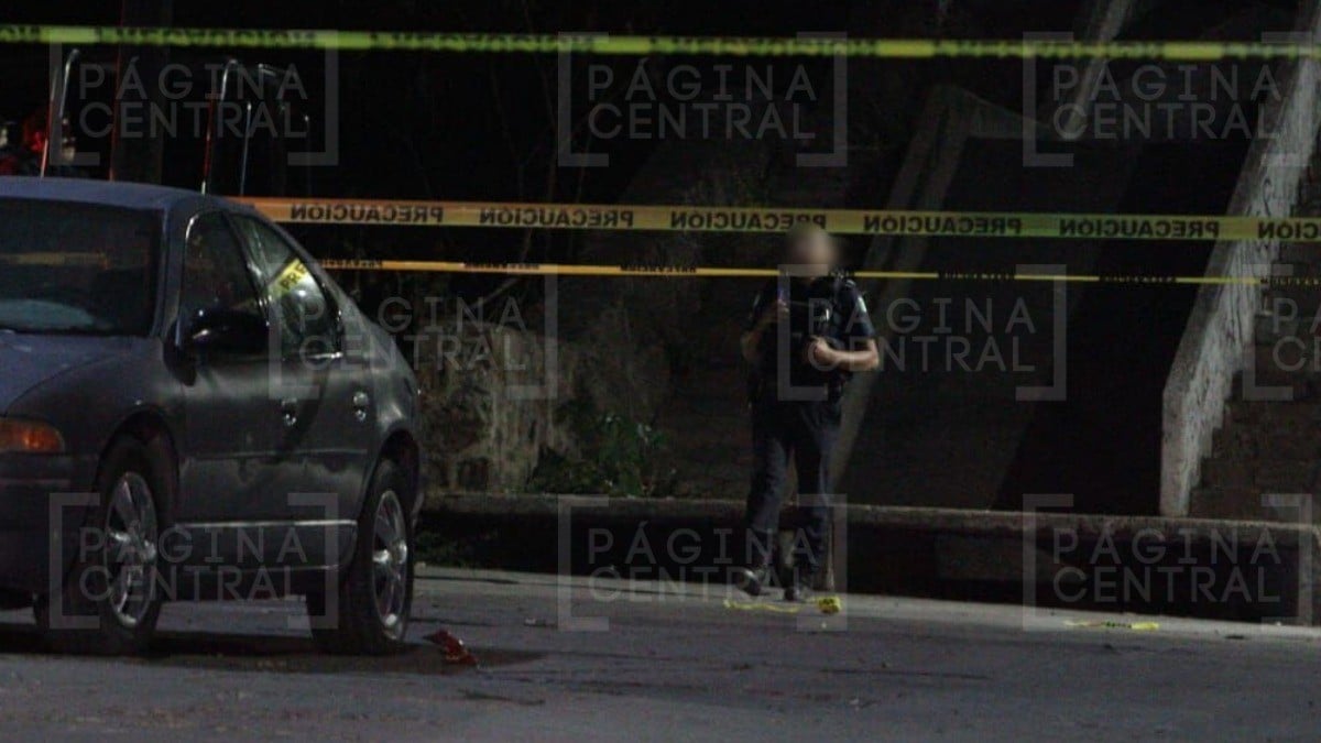 ¡Sin decir palabra! Alfonso estaba afuera de su casa cuando dos hombres le dispararon