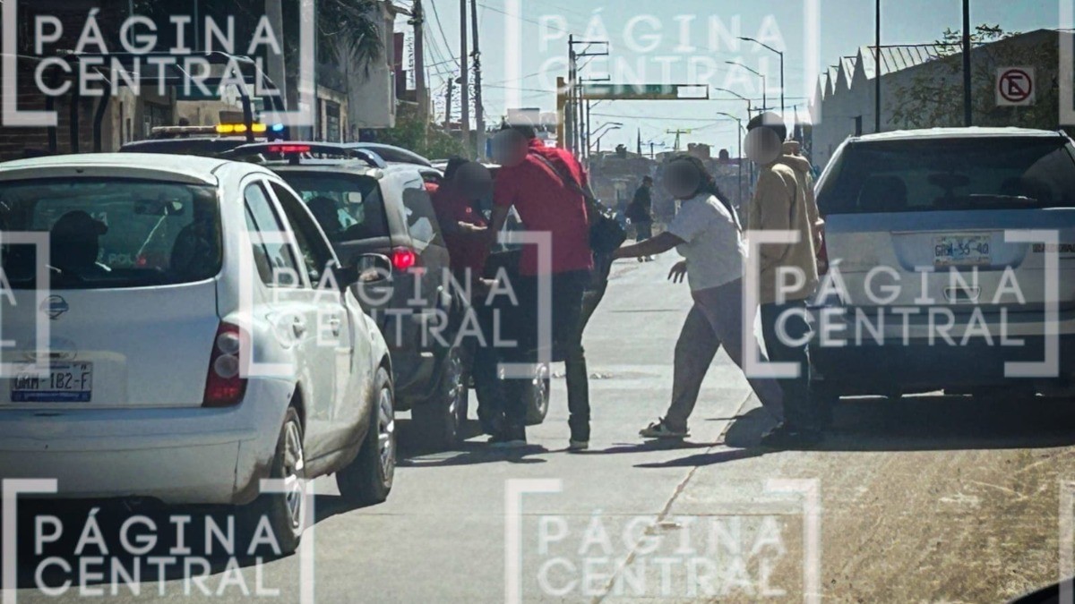 ¡Ataque! Balean a hombre, su familia desesperada lo sube a camioneta y lo lleva a hospital