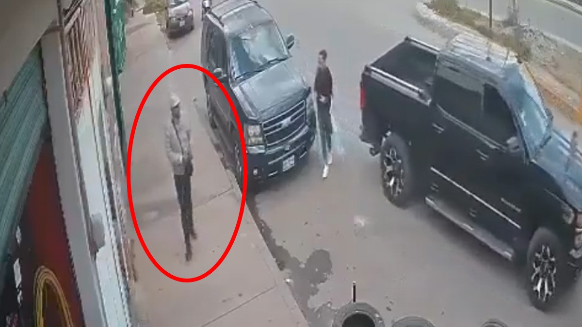 VIDEO Ladrones disparan e intentan asaltar a familia; logran poner a los niños a salvo