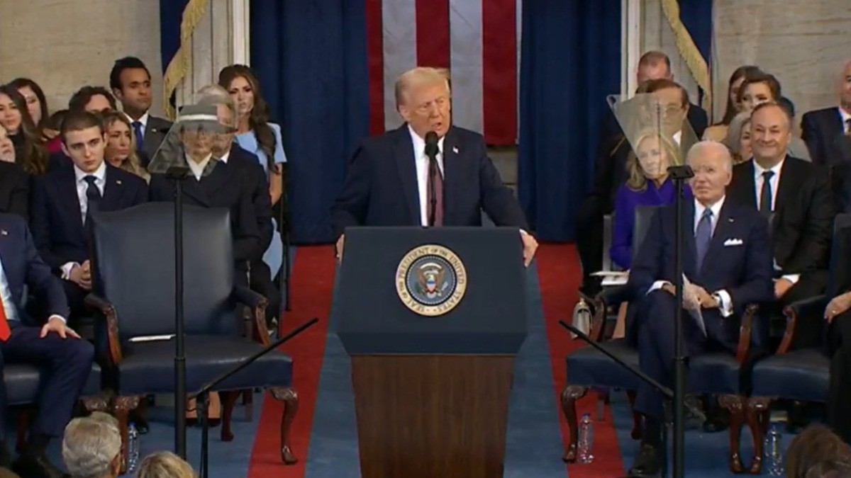 Asume Trump como presidente de EU