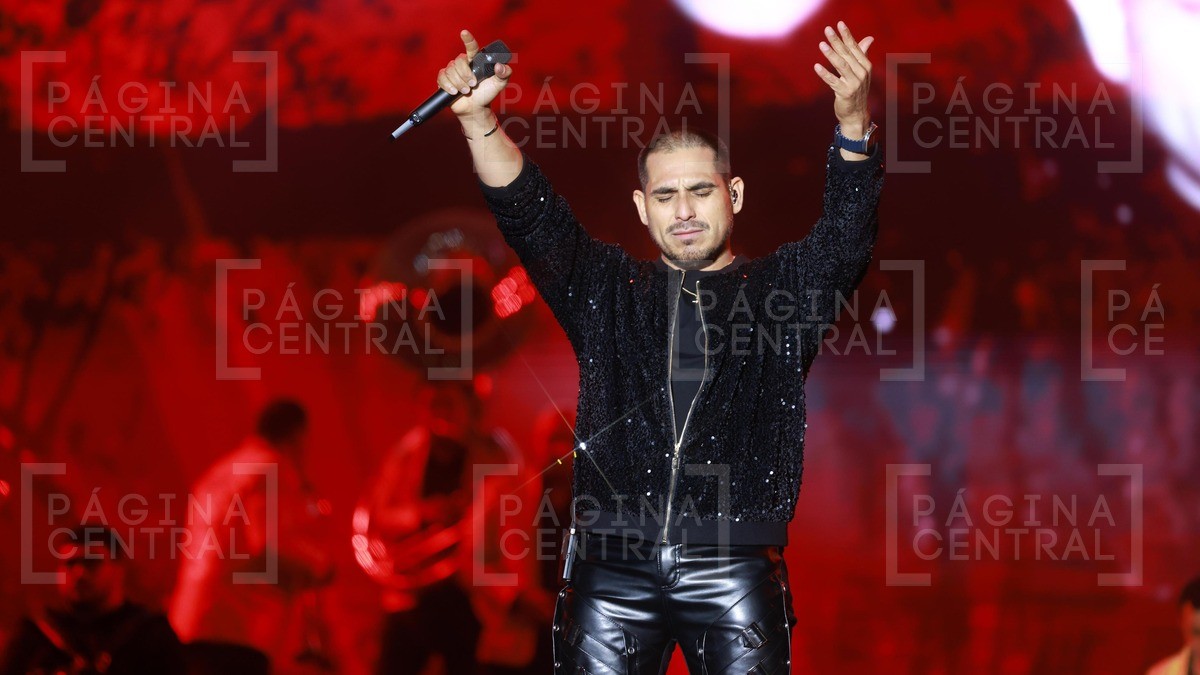 ¡Emociones a flor de piel! Espinoza Paz conquista a leoneses en aniversario de la ciudad