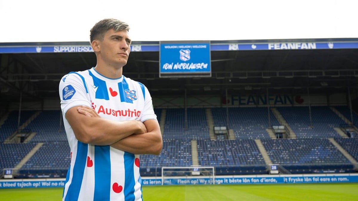 VIDEO Futbolista se suena la nariz en pleno partido, pero su ojo se sale de su órbita