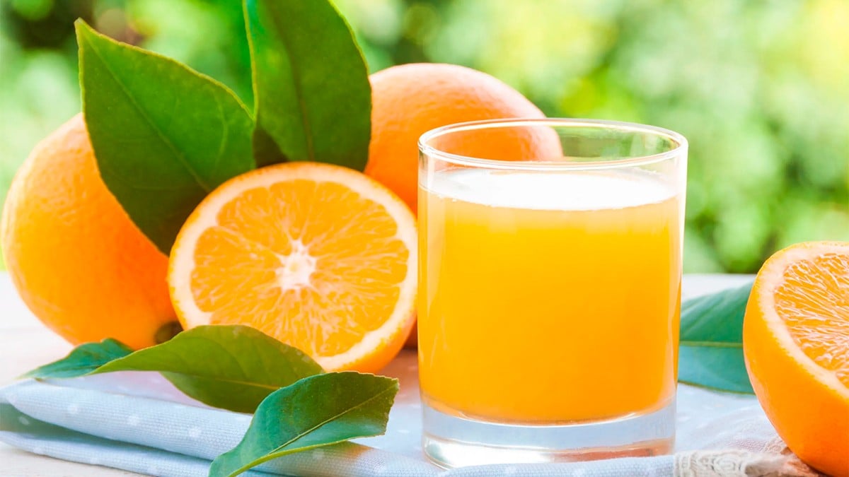 Pros y contras de tomar jugo de naranja en el desayuno: ¿es realmente saludable?
