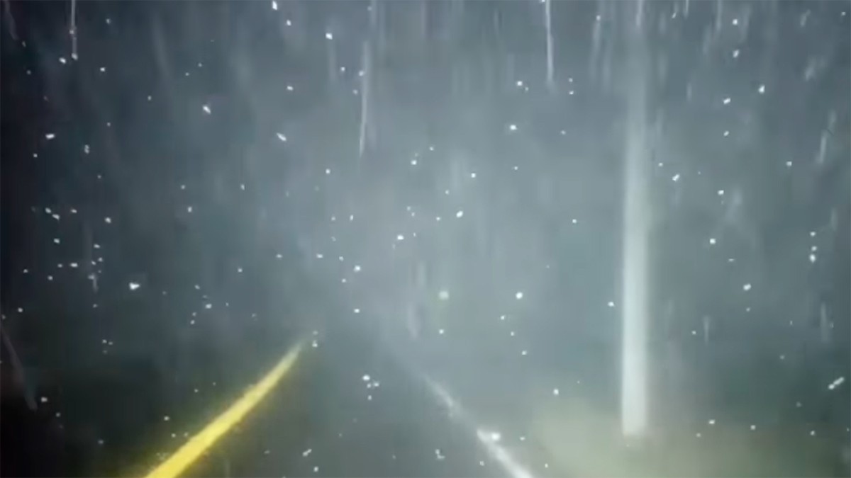 VIDEOS Xichú se pinta de blanco, registran caída de nieve en comunidades serranas