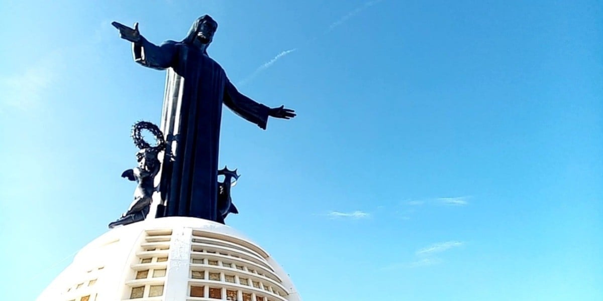 Recuerdan en marcha a jóvenes asesinados al pie del Cerro del Cubilete