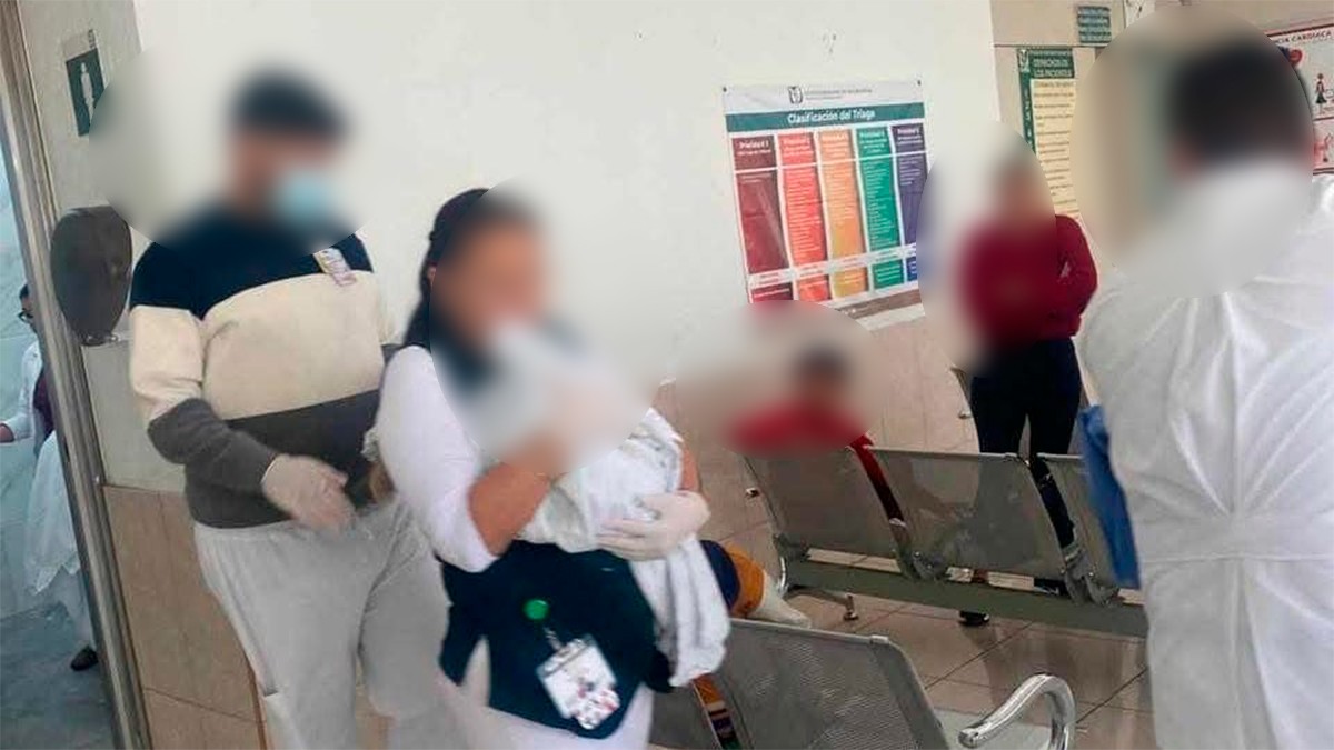 Jovencita da a luz en el baño de un hospital del IMSS por presunta negligencia médica