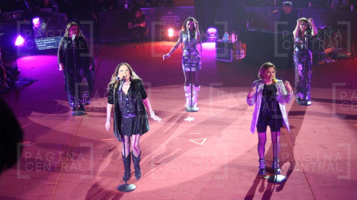 ¡Revivieron los ochentas! Pandora y Flans deslumbran en el Palenque de León