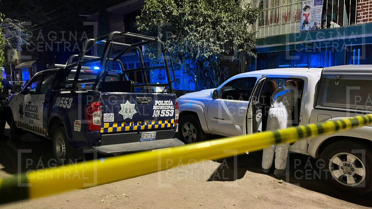 Matan a balazos a un hombre y queda tirado afuera de una casa en la colonia Piedra Azul