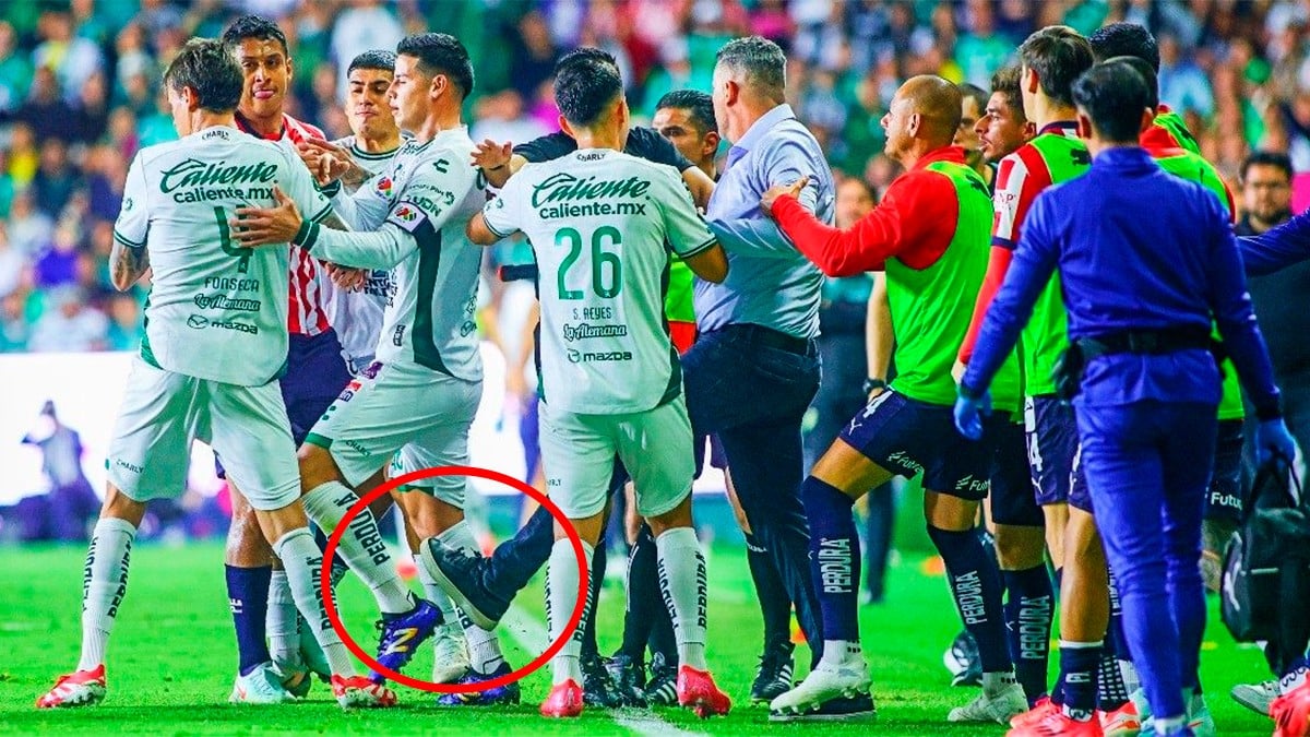 DT de Chivas es suspendido por patear a James: ¿cuántos partidos de castigo recibirá?