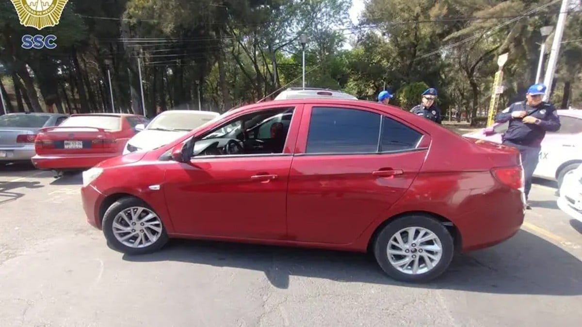 Intentan 'levantar' a ciudadano extranjero, pero este logra escapar; arrestaron a dos