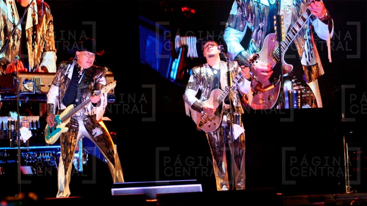 En León Bronco ‘Sí deja huella’ en el Foro Mazda y celebra sus 45 años de trayectoria