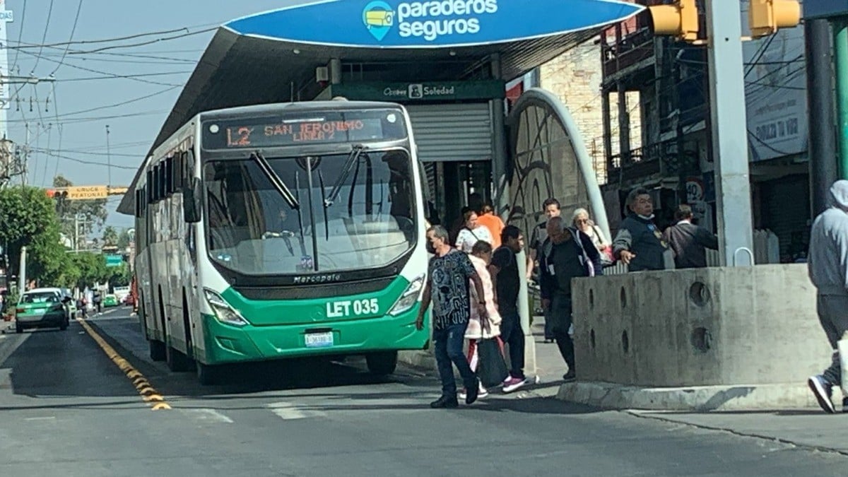 Aumentan operativos para retirar a los ambulantes de los paraderos del SIT