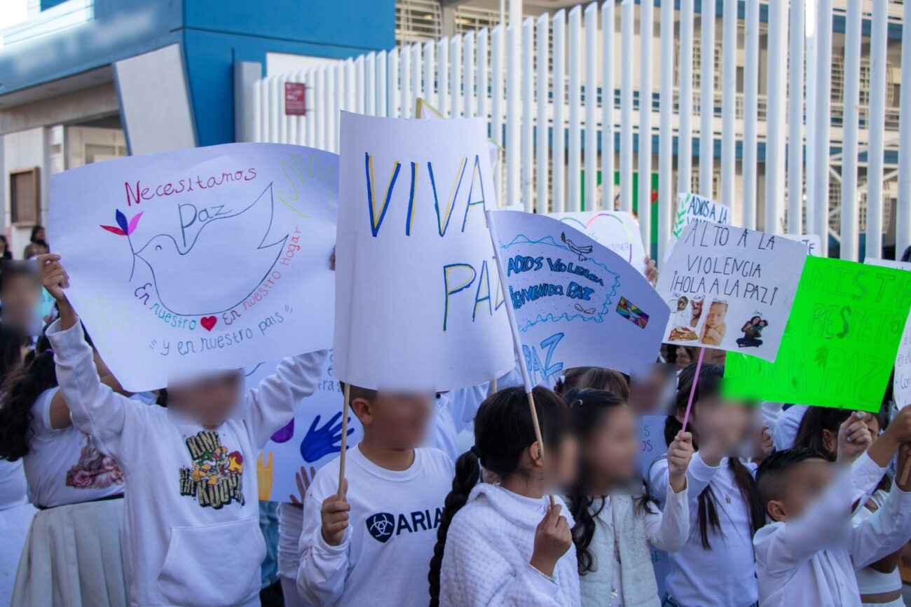 Estudiantes de primaria encabezan 'Marcha de la Prevención' en Uriangato